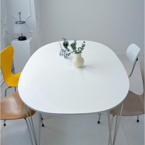 일상에 가치를 더하는 프리츠한센 식탁