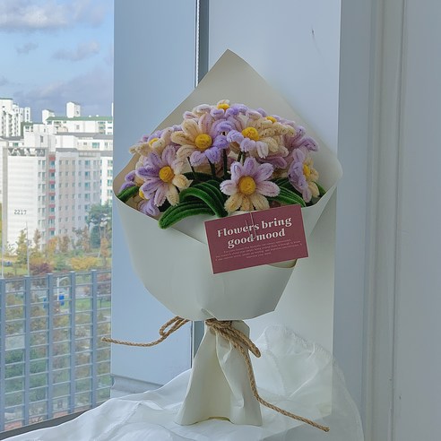 섬세한 손길로 피어나는 나만의 데이지, 그라데이션 모루 꽃다발 DIY