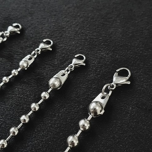 내구성 있고 세련된 와이티지의 써지컬스틸 볼체인 목걸이 모음