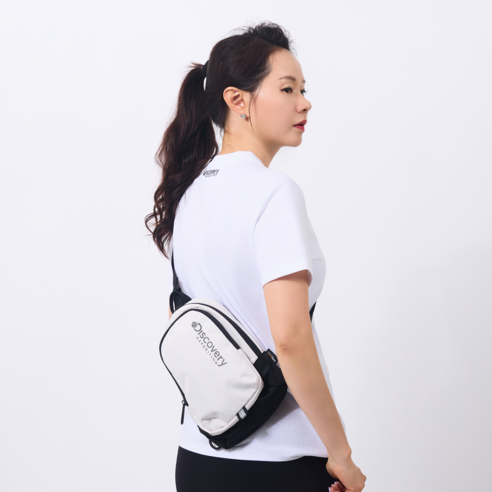 가볍게 떠나는 자유, 디스커버리 슬링백이 함께합니다 디스커버리크로스백