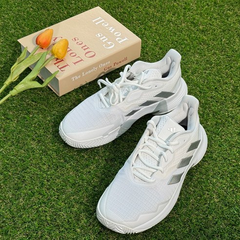 아디다스 코트잼 컨트롤, 코트 위를 지배하다.