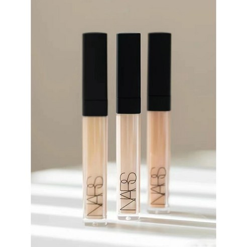 섬세한 광채로 완성하는 무결점 피부, 나스 래디언트 크리미 컨실러