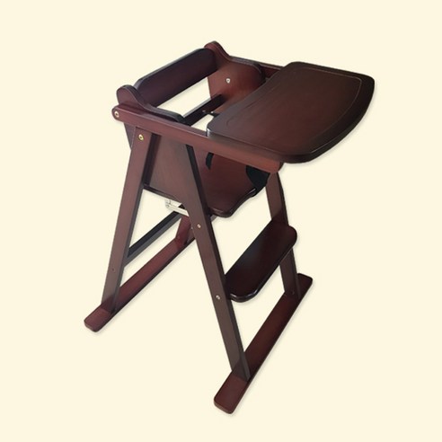 안전하고 편리한 접이식 원목 아기 식탁의자로 아이의 행복한 식사 시간을 선물하세요.