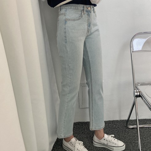 女  時尚  服裝  底部  牛仔褲  長褲  成年女性  成年女性  婦女  女人