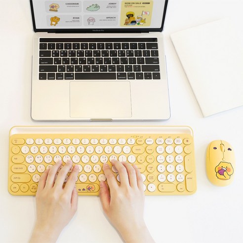 사랑스러움과 편리함이 만나다: 카카오 무선 키보드 마우스 세트 라이언 춘식이