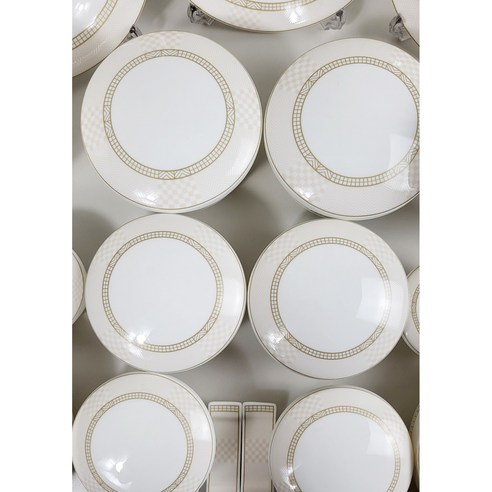 전통과 현대의 조화, 행남자기 프라미스 칠첩반상기로 식탁에 품격을 더하세요.