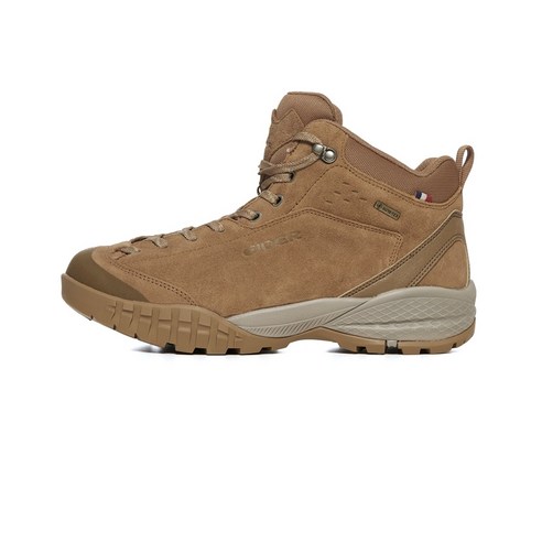 발 묶인 답답함 벗고, 아이더 등산화로 자유로운 산행을!