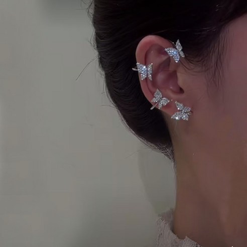 플래시 다이아몬드 나비 귀걸이