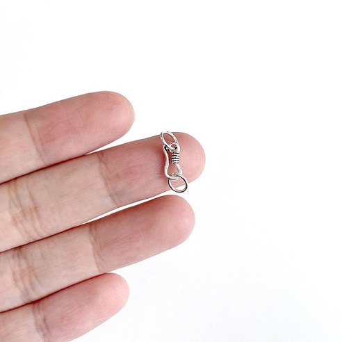 손가락에 고유한 매력을 더하는 클래식하고 세련된 실버925 고리 클래습