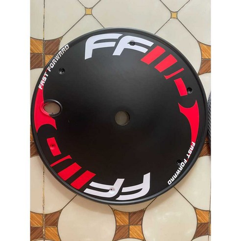 바람을 가르는 검은 꽃, 디스크휠 세트로 질주 본능을 깨우다 디스크휠