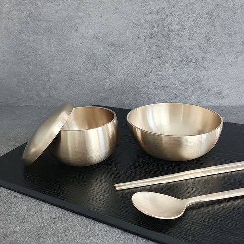 전통의 아름다움과 현대의 실용성을 담은 유기의 정수