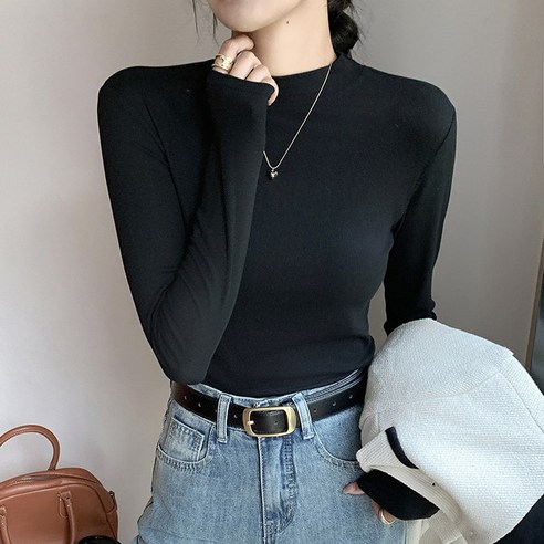 슬림핏으로 세련된 룩을 완성하는 댄유온 여성 티셔츠