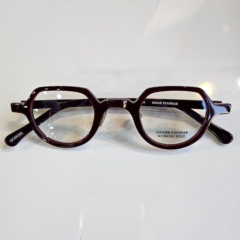 시간을 초월하는 매력, 진저아이웨어 LOVER BOLD: 빈티지한 푸른빛으로 완성하는 당신의 개성 진저아이웨어