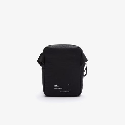 라코스테 남녀공용 플랫 크로스백은 스타일과 실용성을 갖춘 폴리아미드 소재의 제품입니다.