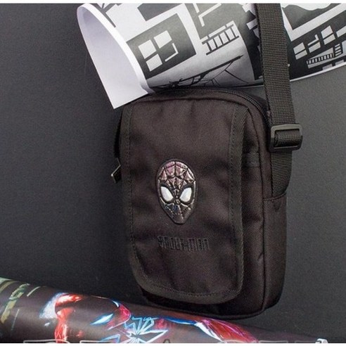 슈퍼히어로의 꿈을 담은 완벽한 어린이 크로스백