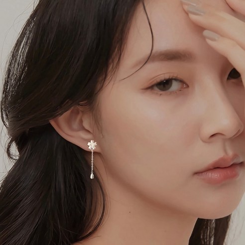 Silver999 와이어 꽃잎 귀걸이: 화려함과 내구성의 조화