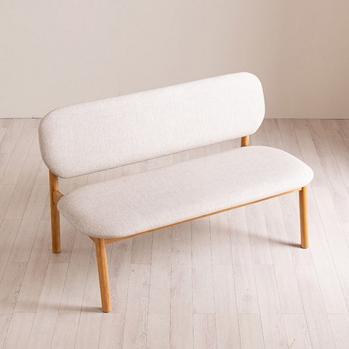 따뜻한 공간을 완성하는 삼익가구 포지티브 원목 벤치, 가족과의 행복한 시간을 선물하세요.