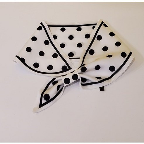 겨울 스타일의 화룡점정, 마랑 고리 도트 쁘띠 스카프