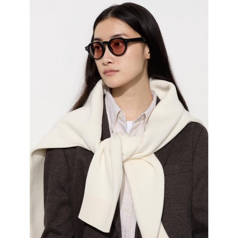 클래식 디자인과 눈 건강을 위한 스마트한 선택, 유니클로 크라운 판토 선글라스