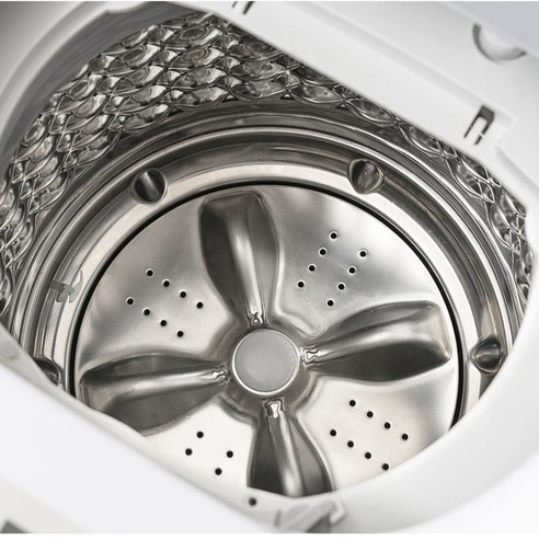 삶음 기능과 꼼꼼한 살균으로 위생적인 빨래를 책임지는 신일 미니세탁기