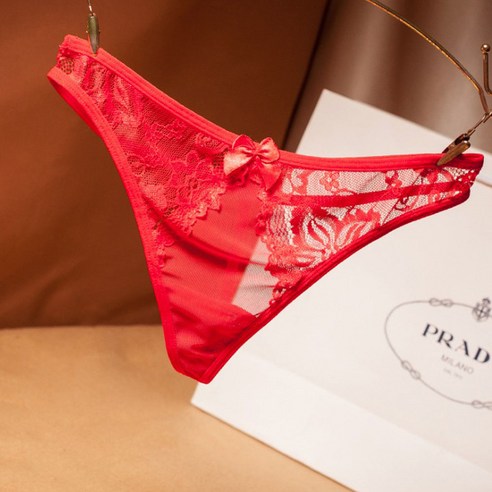 밤의 장막 아래 피어나는 매혹적인 실루엣, 당신의 아름다움을 더욱 돋보이게 할 T팬티