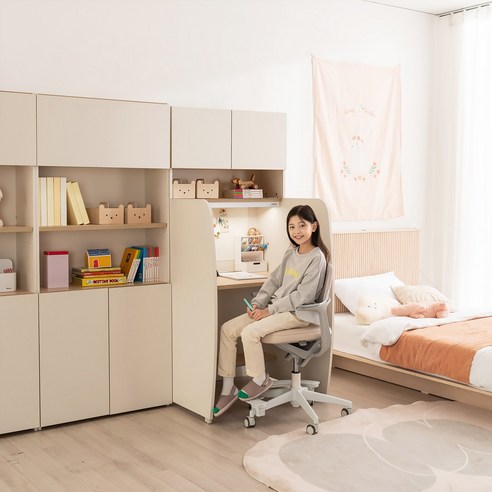 답답한 내 방을 나만의 몰입 공간으로 바꿔주는 리바트하움 뉴 독서실 책상 A형 800