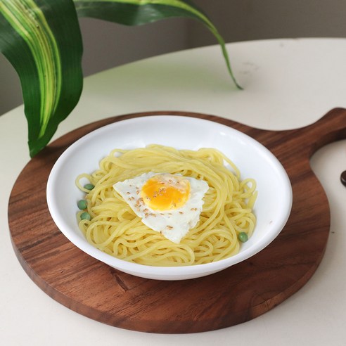 순백 멜라민 그릇으로 완성하는 품격 있는 식탁