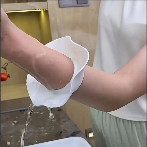 손목에게 자유를! COVERONE 실리콘 스플래시 가드로 쾌적한 주방을 완성하세요.