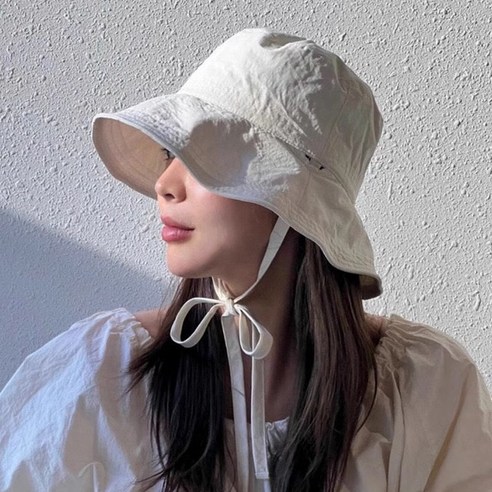 "쌩얼도 자신감 UP! 업홀드 바스락 버킷햇, 내 여름 필수템 등극 비결!" 바스락모자