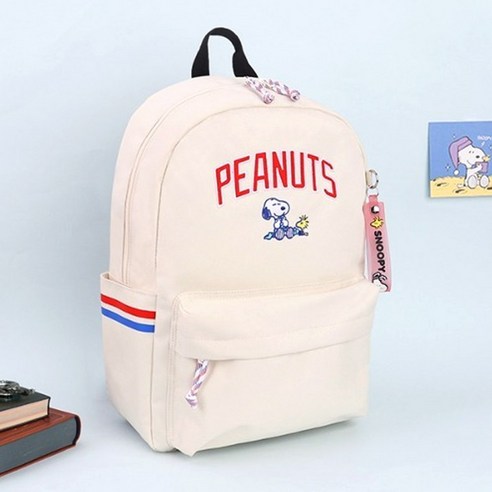 귀여운 스누피 디자인과 편리한 기능이 조화된 스누피 데일리 백팩