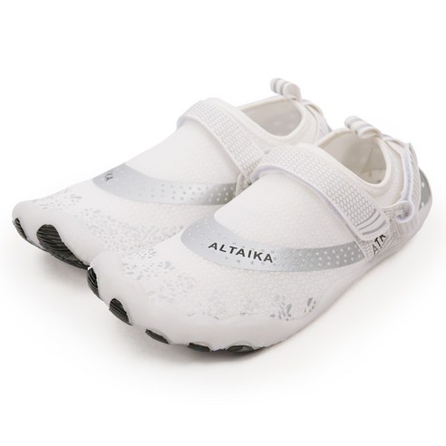 온 가족이 함께 즐기는 편안하고 스타일리쉬한 여름 필수템