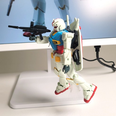 압도적인 존재감, 그린플래그 PG 언리쉬드 건담으로 건프라의 정점을 경험하세요.