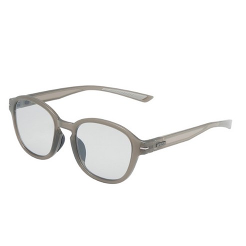 일상과 스포츠를 아우르는 스타일리시한 변색 선글라스