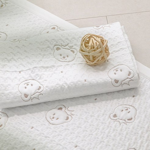 온다쿨 냉감 아기매트 크라운베어: 사랑스러운 디자인과 쾌적한 기능으로 아기의 행복한 꿈결을 선사하세요.