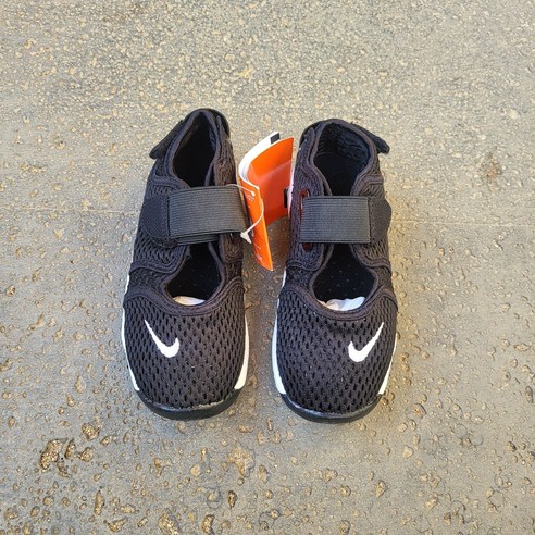 우리 아이 첫 걸음에 자유를 선물하세요: 나이키 에어 리프트 키즈