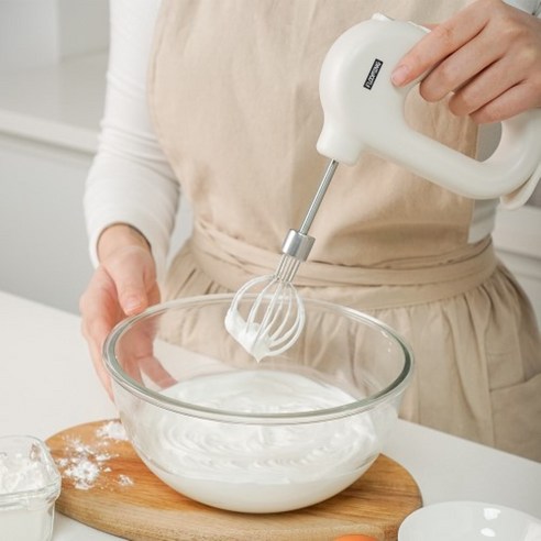 커피 애호가와 주부에게 필수적인 플루밍 무선 전동거품기 휘핑기 FM01W