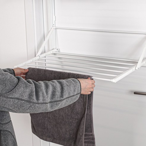 좁은 공간을 효율적으로, 런드리업 접이식 문걸이 빨래건조대로 완성하는 세련된 건조