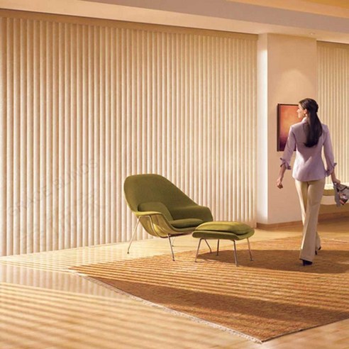 루버형 솔리드 커튼킹 도어 – 연샴페인 색상, 사생활 보호 및 차광 기능 루버셔터