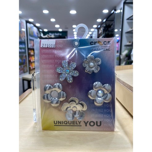 크록스에 은빛 꽃을 피우다: 나만의 개성을 완성하는 지비츠 메탈 실버꽃 5팩 크록스정품지비츠