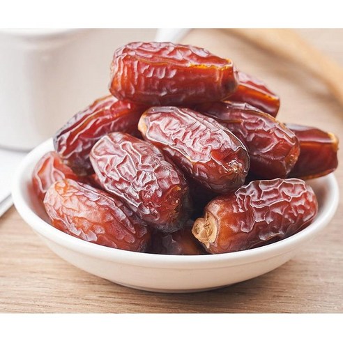 브이플랜 건 대추 야자 열매 씨없는 4kg (쇼핑백) 말린 야자대추 만수르 간식, 4개, 1kg 우리가스토리대추야자 Best Top5 14 리우씨앤씨 대추야자 500g 통째로 먹는 야자 대추 간식 견과류, 500gx2, 2개
