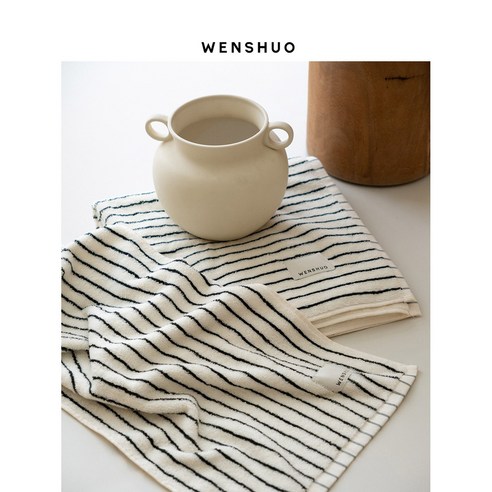 일상에 스며드는 예술적인 촉감, 태클라 스트라이프 코튼 바스매트