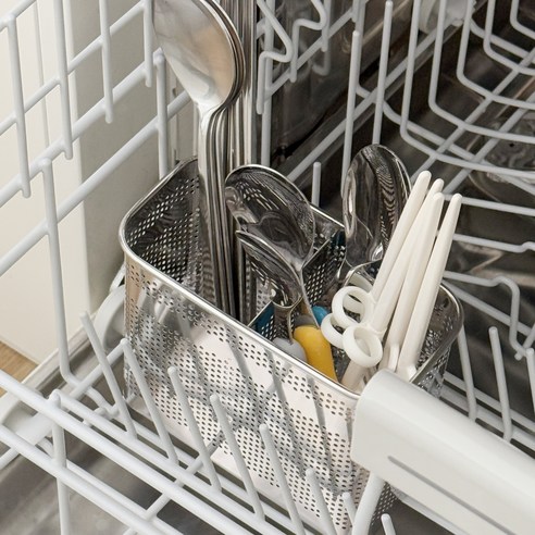 물때 걱정 없이 깔끔한 주방, 스텐 걸이형 수저통으로 완성하세요!