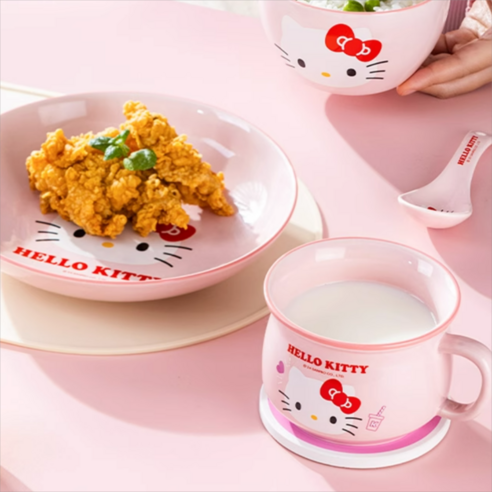 사랑스러움이 식탁에! 산리오 포차코 1인 식기 세트로 행복한 식사 시간을.