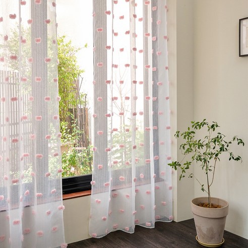 햇살을 머금은 우아한 공간의 완성, 블루베리 레이스 아일렛 커튼