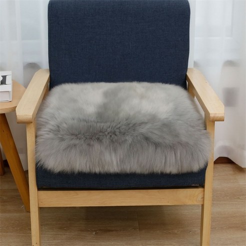 포근함과 스타일을 갖춘 고급 양털 러그