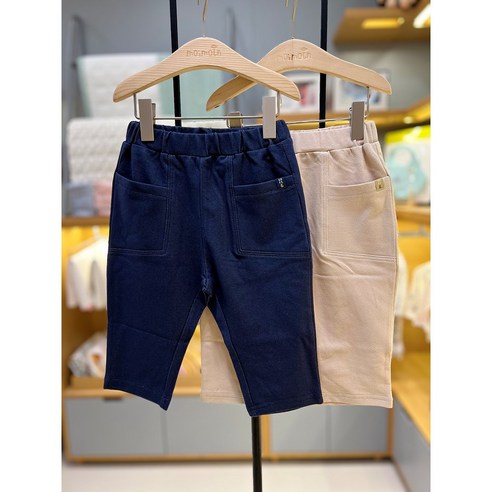 모이몰른 NC유성점 SOFT&제제사선스판9부팬츠 스판성이 있어 활동하기 좋은 편안한 배기핏의 9부팬츠! M242KPB83P