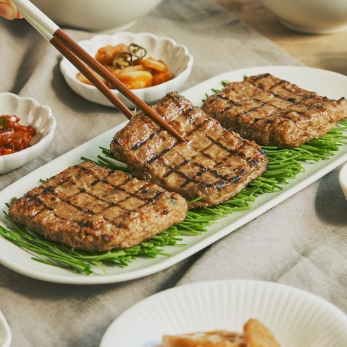 "오늘 뭐 먹지?" 고민 끝! 냉동실 필수템, 바른밥상 수제 떡갈비 솔직 후기 수제떡갈비