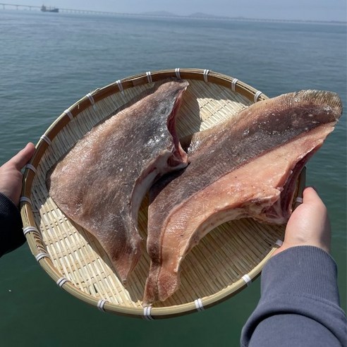 국내가공 손질 왕 가오리 날개 1미 700-850g내외 냉동 가오리살 간재미 무침 찜용, 대왕 찜용가오리 1미 700-850g내외, 1개 Best Top5