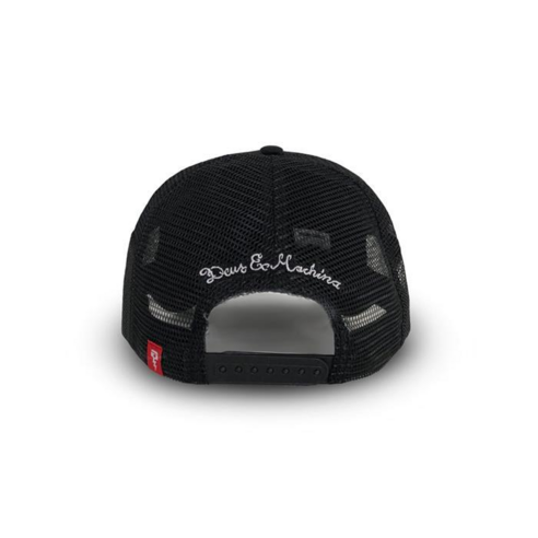 자유로운 정신을 담은 데우스 엑스 마키나 밀라노 어드레스 트러커 캡