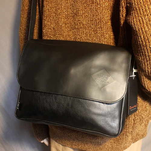 지디오 라피M 남성 가죽 크로스백 대용량 메신저백 스퀘어 숄더백 여행 보조 수납 가방 생활 방수 남자크로스백 직장인 데일리 코디